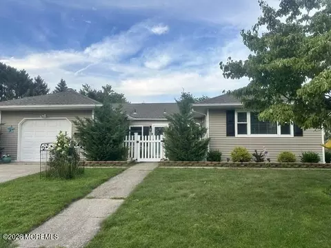 20 Le Lamentin Dr, Toms River, NJ 08757