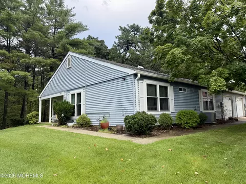 808 Westminster Ct # B, Manchester, NJ 08759