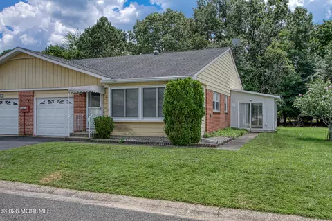 14 Monmouth Ln #B, Whiting, NJ 08759