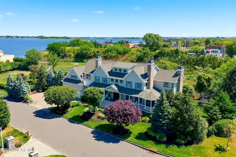 33 Highland Ave, Monmouth Beach, NJ 07750