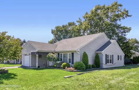 22 Woodchuck Ln #22, Brick, NJ 08724