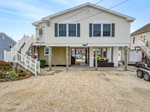 345 Kingfisher Rd, Tuckerton, NJ 08087