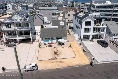 16 22nd Ave, Seaside Park, NJ 08752