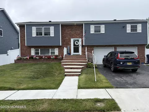 1 Chelsea Ct, Neptune City, NJ 07753