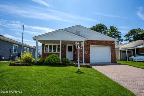 93 Paradise Blvd, Toms River, NJ 08757