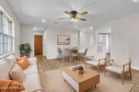 27 Cambridge Cir #D, Manchester, NJ 08759