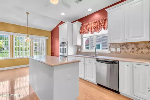 Kitchen - 72 Brigantine Blvd, Waretown, NJ 08758 photo 1 of 2