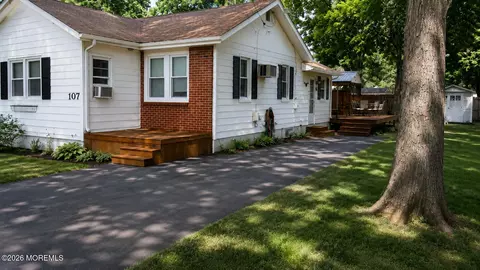 107 Martin Rd, Toms River, NJ 08753