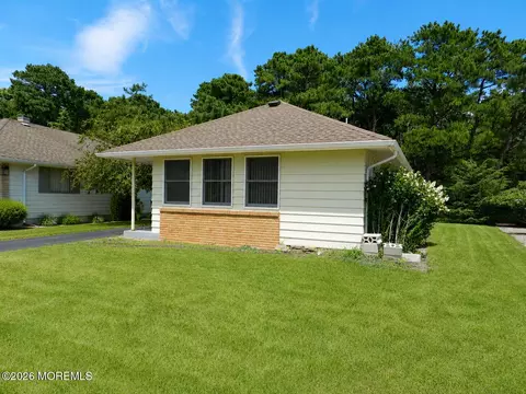 2201 Mount Hope Ln, Toms River, NJ 08753