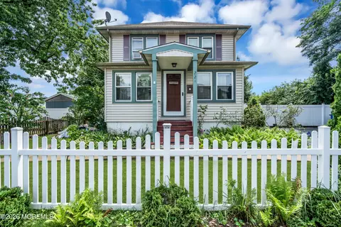 221 Sunset Ave, Port Monmouth, NJ 07758