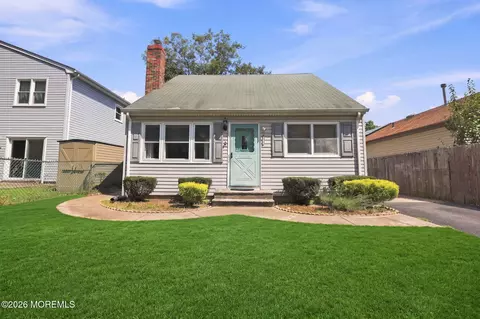 2138 Schoeberlein Ave, Toms River, NJ 08753