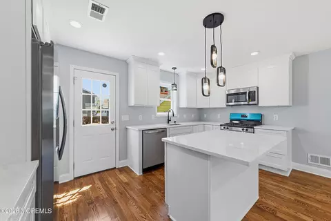 270 Alpine Way, Laurence Harbor, NJ 08879
