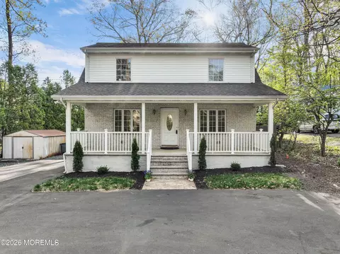 23 Oakland Mills Rd, Manalapan, NJ 07726