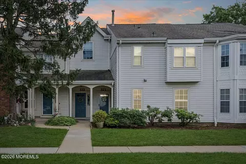 321 Tulip Ln, Freehold, NJ 07728