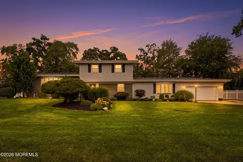910 Somerset Dr, Toms River, NJ 08753