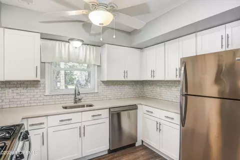 Kitchen - 8 Colonial Ct, Jackson, NJ 08527 photo 3 of 3