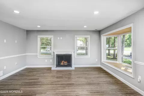 Living - 8 Colonial Ct, Jackson, NJ 08527 photo 5 of 7