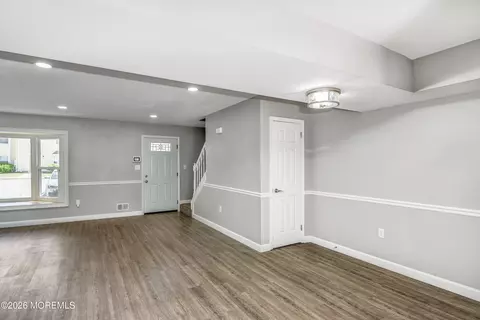 Living - 8 Colonial Ct, Jackson, NJ 08527 photo 7 of 7