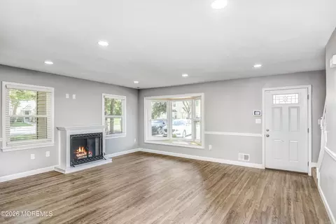 Living - 8 Colonial Ct, Jackson, NJ 08527 photo 1 of 7