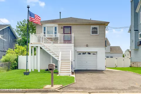 822 Prospect Ave, Union Beach, NJ 07735
