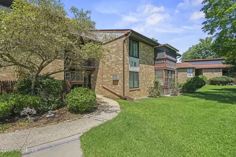 78 Overlook Way #E, Manalapan, NJ 07726