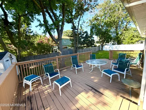 559 Dow Ave, Oakhurst, NJ 07755