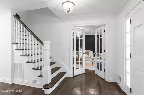 Entry Way - 14 Circle Dr, Rumson, NJ 07760 photo 4 of 5