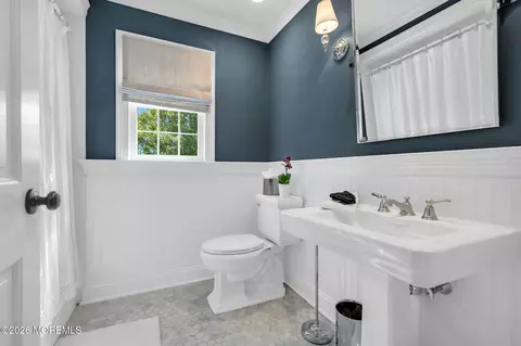 Bath - 14 Circle Dr, Rumson, NJ 07760 photo 3 of 3