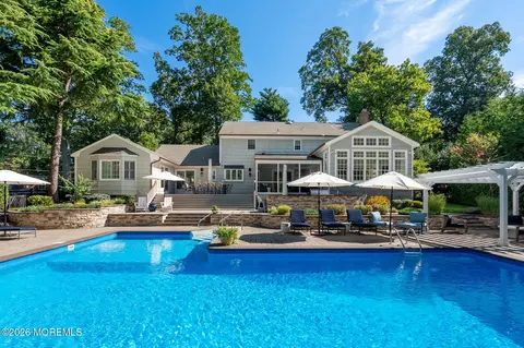 Exterior - 14 Circle Dr, Rumson, NJ 07760 photo 5 of 8