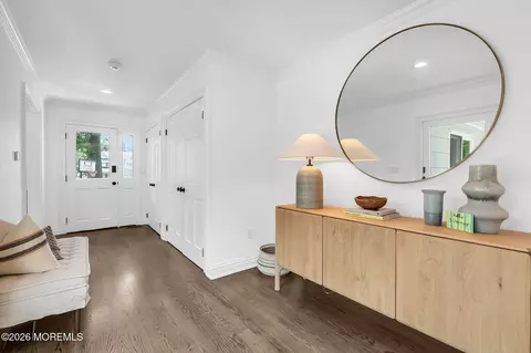 Entry Way - 14 Circle Dr, Rumson, NJ 07760 photo 2 of 5