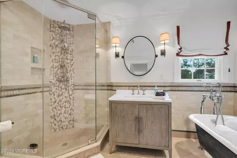 Bath - 14 Circle Dr, Rumson, NJ 07760 photo 2 of 3