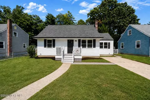 55 Davis Ln, Red Bank, NJ 07701