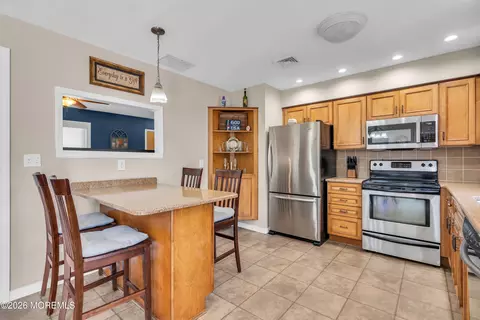 Kitchen - 421 Leanora St, Brick, NJ 08723 photo 3 of 4