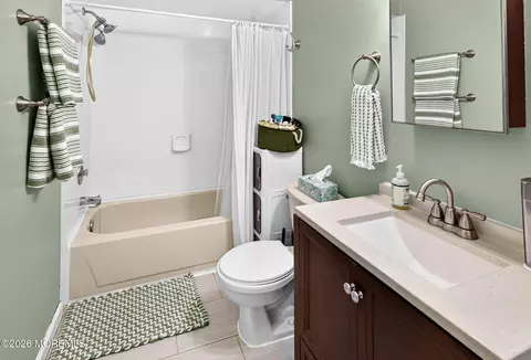 Bath - 24 Forge Ct, Jackson, NJ 08527 photo 2 of 2