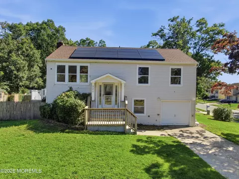 201 Pacific Ave, Barnegat, NJ 08005