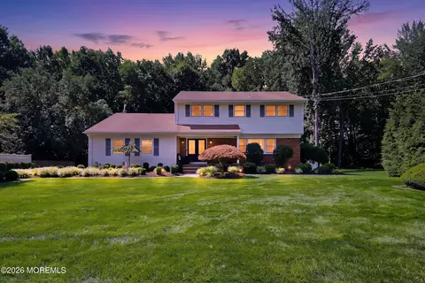 22 Braeburn Dr, Lincroft, NJ 07738