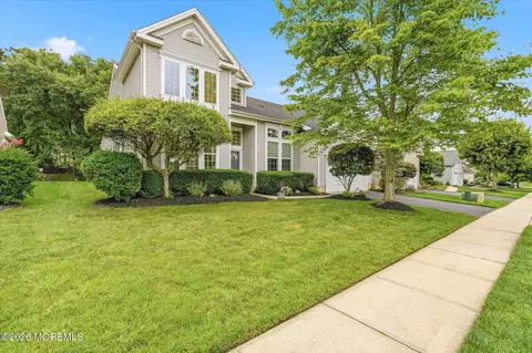 8 Meadowbrook Aly, Barnegat, NJ 08005