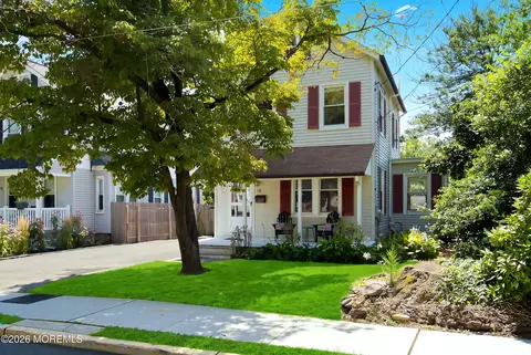 16 White St, Shrewsbury, NJ 07702