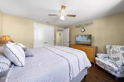 Bedroom - 337 Enterprise Dr, Forked River, NJ 08731 photo 3 of 6