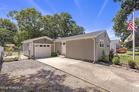 Exterior - 337 Enterprise Dr, Forked River, NJ 08731 photo 2 of 12