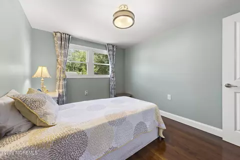 Bedroom - 337 Enterprise Dr, Forked River, NJ 08731 photo 5 of 6