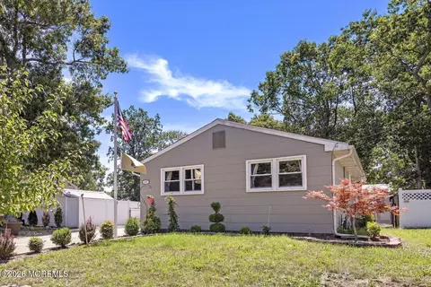 Exterior - 337 Enterprise Dr, Forked River, NJ 08731 photo 1 of 12