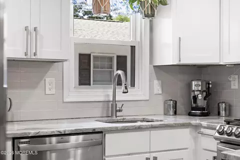 Kitchen - 337 Enterprise Dr, Forked River, NJ 08731 photo 6 of 7