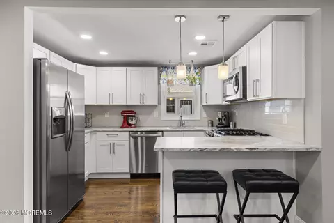 Kitchen - 337 Enterprise Dr, Forked River, NJ 08731 photo 3 of 7