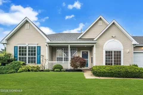11 Deerchase Ln, Lakewood, NJ 08701