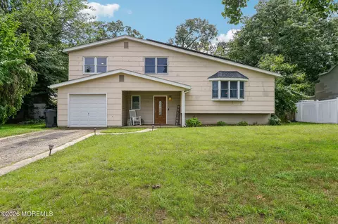89 Bark St, Toms River, NJ 08753
