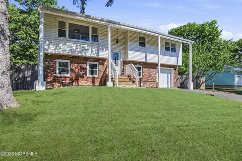 816 Berkeley Ave, Beachwood, NJ 08722