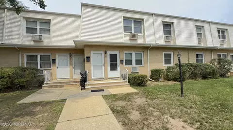 65 White St #B, Eatontown, NJ 07724