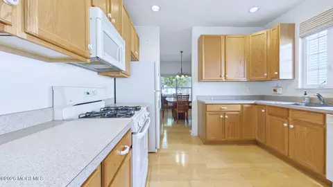 Kitchen - 19 Appleby Dr, Helmetta, NJ 08828 photo 1 of 5