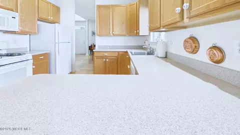 Kitchen - 19 Appleby Dr, Helmetta, NJ 08828 photo 5 of 5